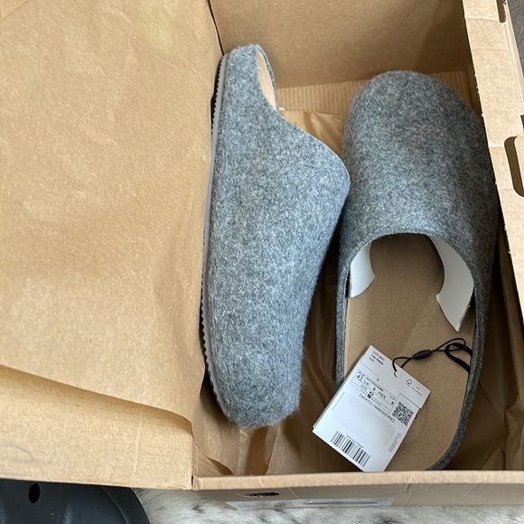 Mango Man gray flannel slippers - Picture 4 of 5